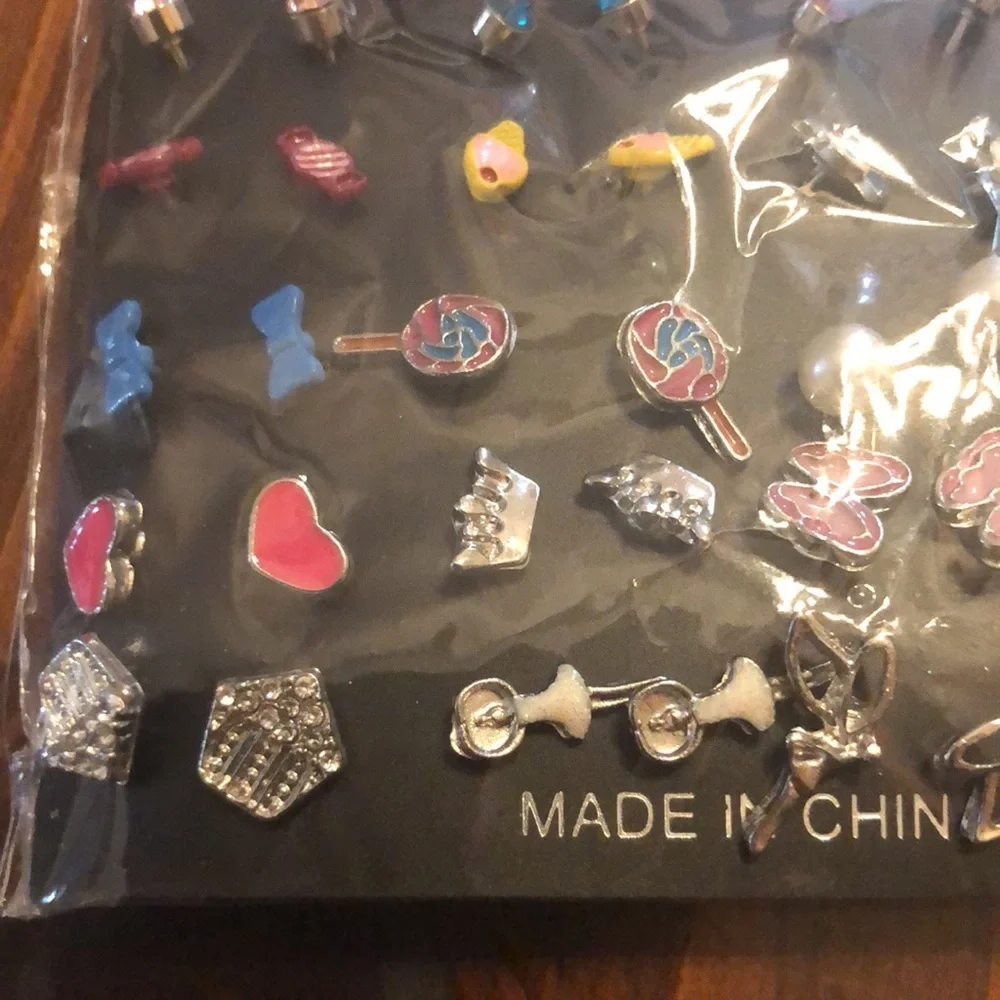 Cute! 20 Sets of Earrings